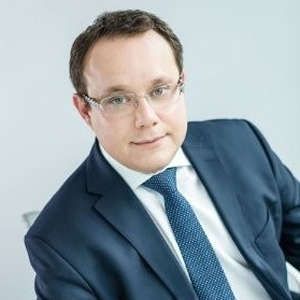 Piotr Piasecki (Director Corporate Finance of JLL)
