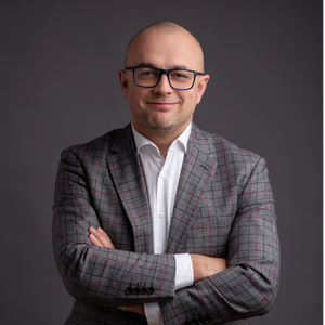 Piotr Wiśniewski (CEO of Dbr77)